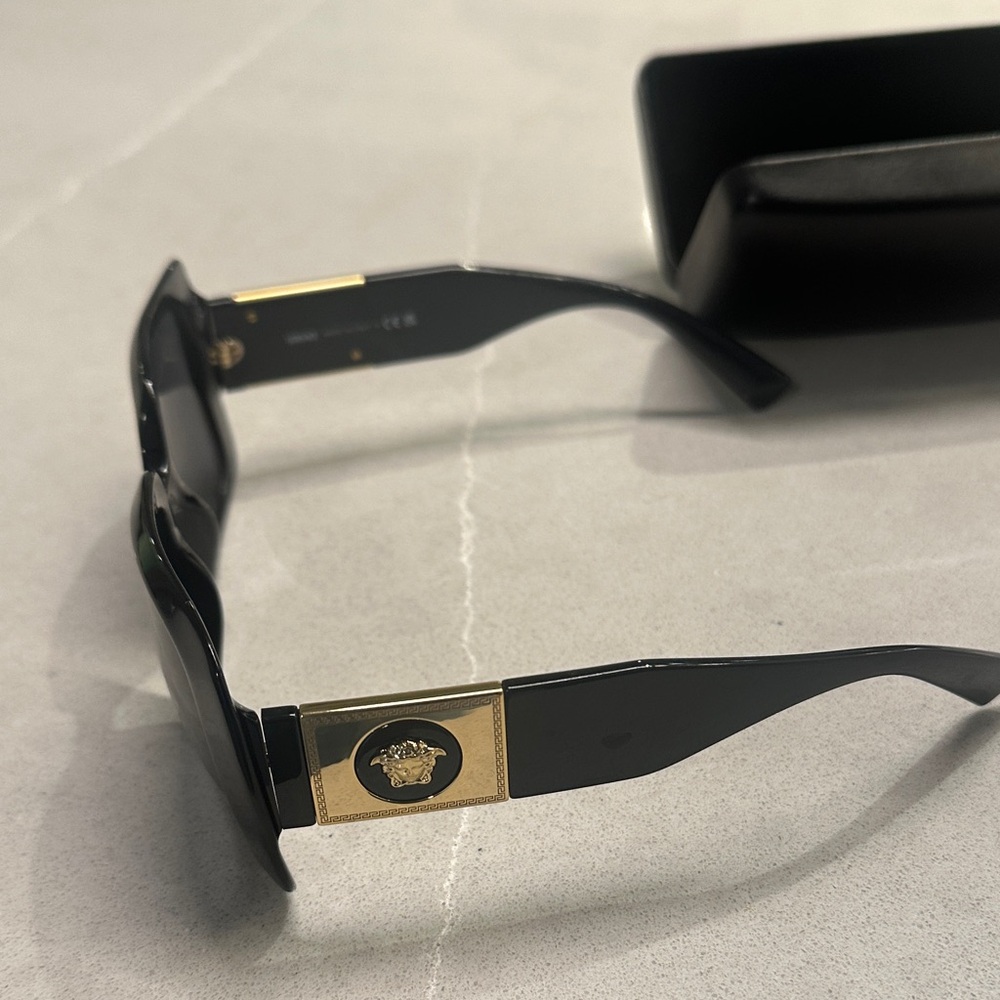 Versace Glossy Black Sunglasses - Picture 5 of 7